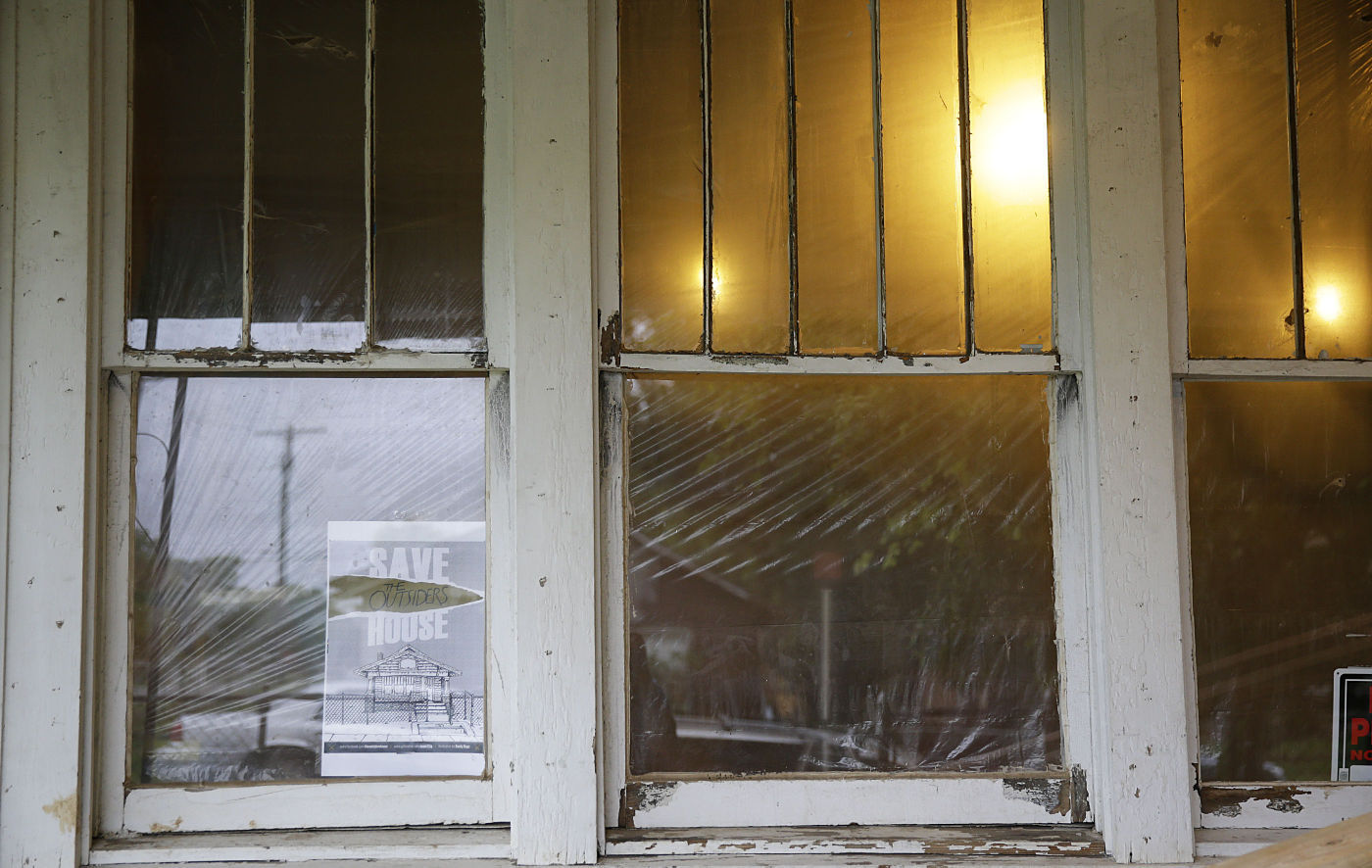 OUTSIDERS HOUSE